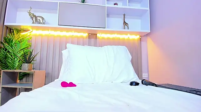 AngelaG1 - 💦🌸Show a close-up of the pussy💦🌸