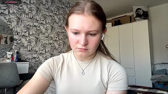 LisFris - shy dance