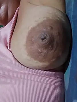 Hotmommax