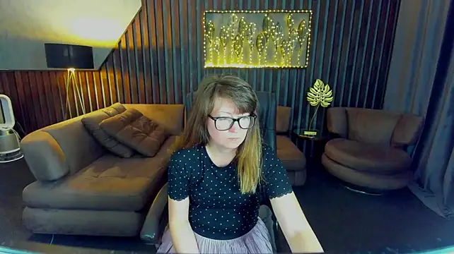 AlexaAmour - Dance in panties and a bra