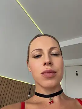 Streetdoll - naked boobs + free photos