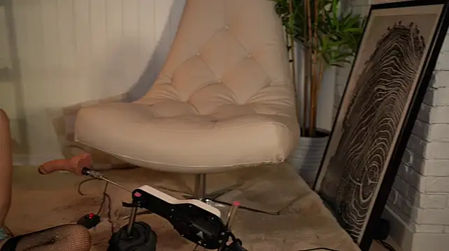ErinEvans - Finger pussy hard