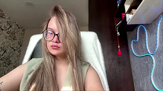 HarrietBunner - Chage my pants to leggins