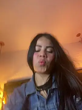 Zoe_Martinezzz - • FEET DILDO + SHOW FEET 🦶🍆