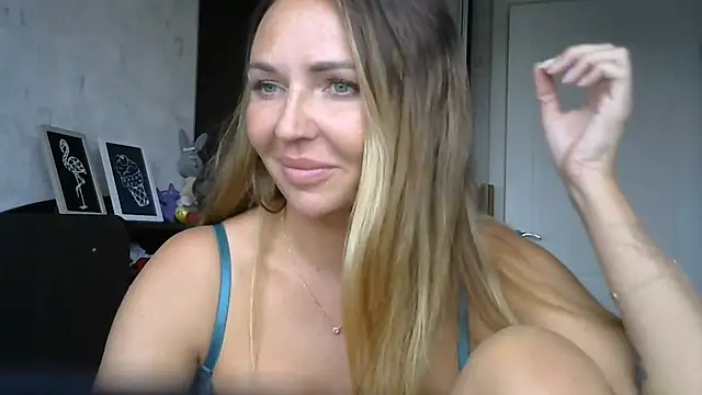 AngelinaLove28 - play with my wet pussy