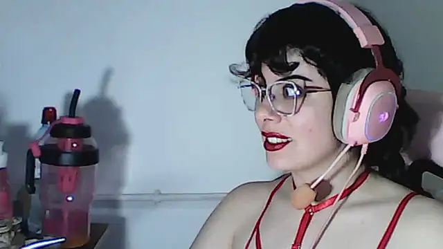 Owly_bloom - suck dildo