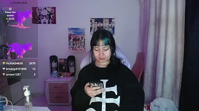 Iris_sky - naked and spanks