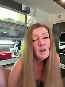 MumGabriela - Titten zeigen