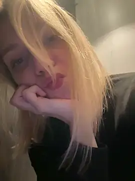 ValenciaShock - SHAKE ASS SHOW DOGGY