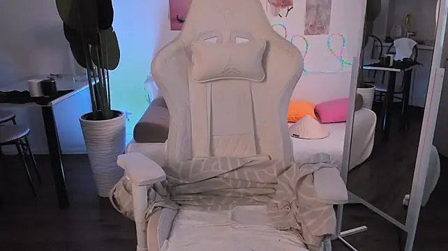 LittlePeach007 - Panties off <3