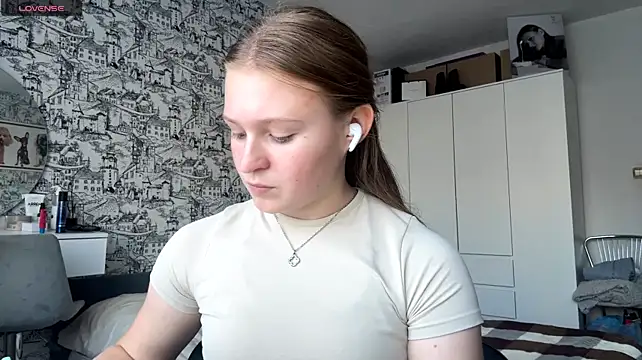 LisFris - shy dance