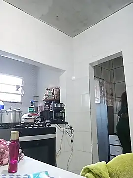 QueenLorena25 - Showing my big butt and wearing high hee