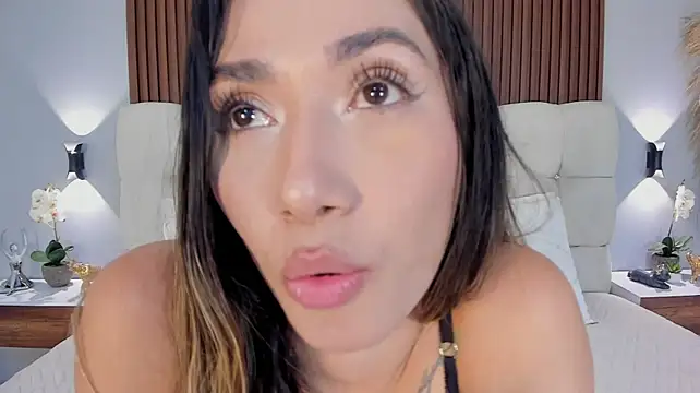 Emma23__ - let me tease you