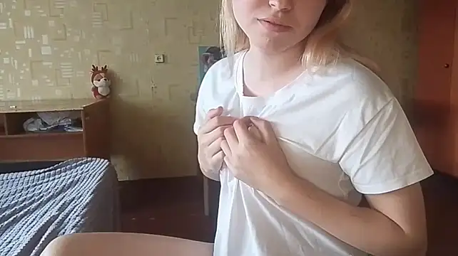 MargoTray - Touch my sexy fit tummy close