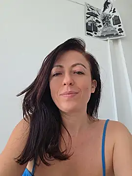Risky_woman - NEIGHBOURS HOME .NAKED WALKING WIN SNAPT