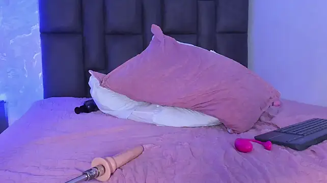 Karla-ruiz - ride dildo