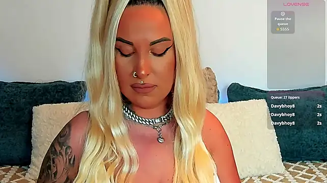 Sierra_Quinn - TittyJob Show