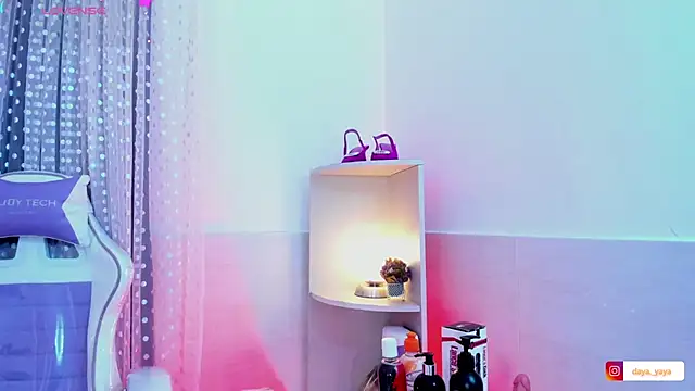 Pinky__bunny - FOOTJOB 🦵👋