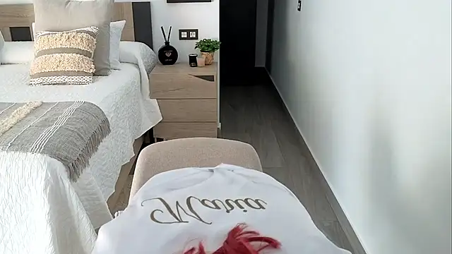 Morninglorytv - enseño los dos piercing
