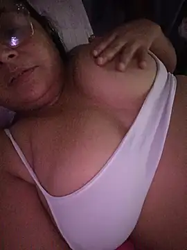Momy-hot-gril - Give me more, I'm going to cum.