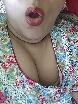 Arushi9490 - Ass show
