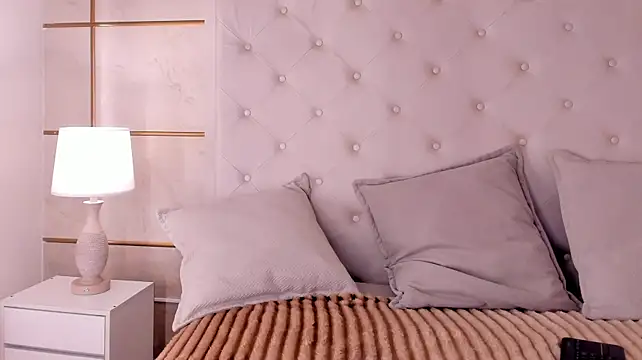 Dionneventuri - ⭐Tease me with your yummy pussy⭐