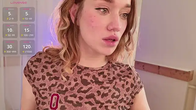 DiscoPotato - take off bra and oil boobs