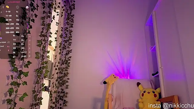 Nikkichu - anal plug in ass