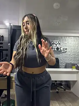 ManuelaVeeleez