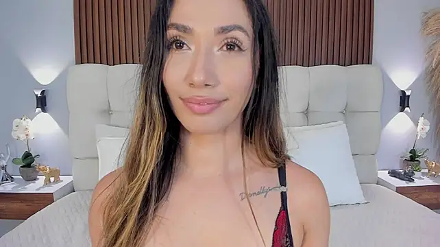 Emma23__ - let me tease you