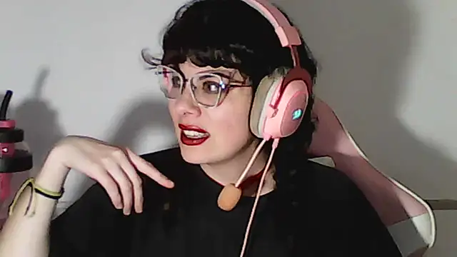 Owly_bloom - suck dildo