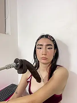 Lizzy_davis3 - control the machine for 2 min milk