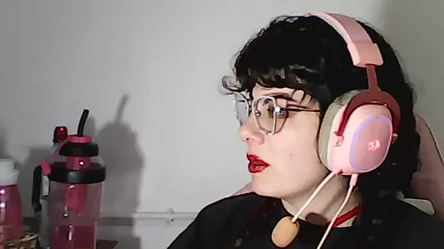 Owly_bloom - suck dildo