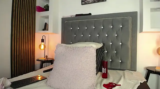 AnnadirtyXo - AUUU HELLO LITTLE RED RIDING HOOD