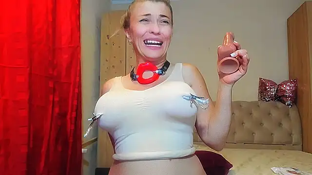 DangerSimona - 4 FINGERS INSIDE PUSSY