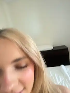 EllaBaby18 - 3 FINGERS IN PUSSY