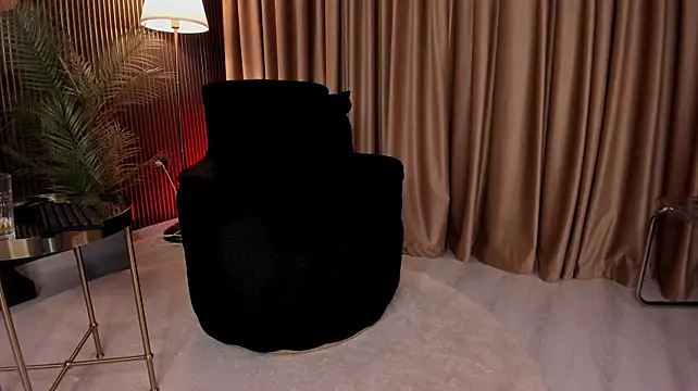 LovingBlondie - get me dripping on this couch