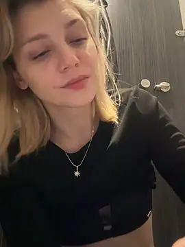 ValenciaShock - SQUEEZE MY NAKED BOOBS