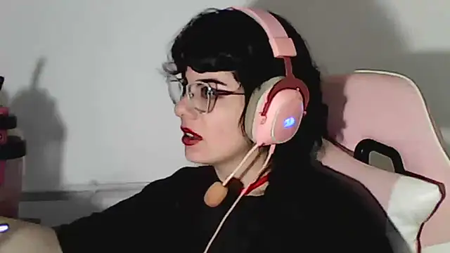 Owly_bloom - suck dildo