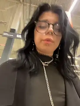 LishuMeow - play with my naked boobs near people
