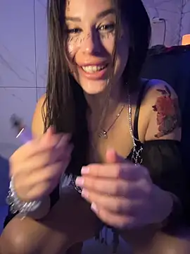 Lira_Fayeee - Oil show