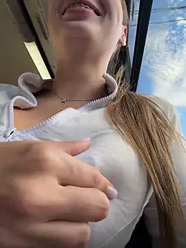 Coconut_milk - Shake boobs in bra close up