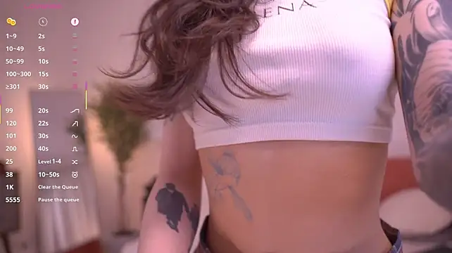 Pheromoon - touch my neck w nails(gently scratch it)