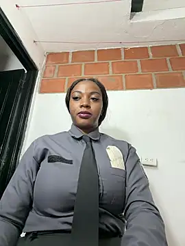 CiaraEbony - ♥ big squirt in front of my boss ♥