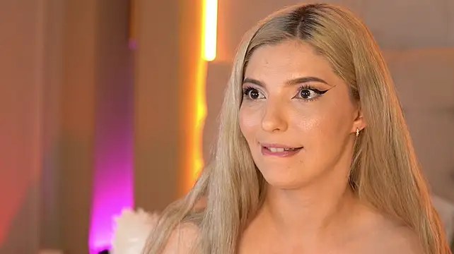 _Anelie19 - Squirt attempt