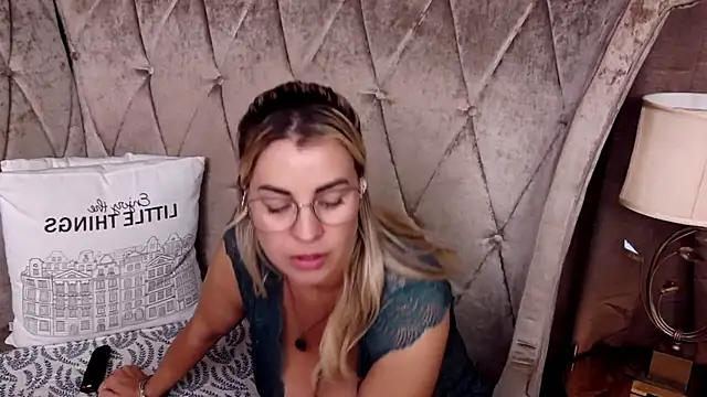 BustyGizelle - naked show play my pussy