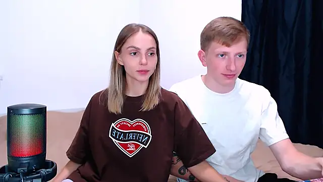 Juliaanddima - show ass doggy