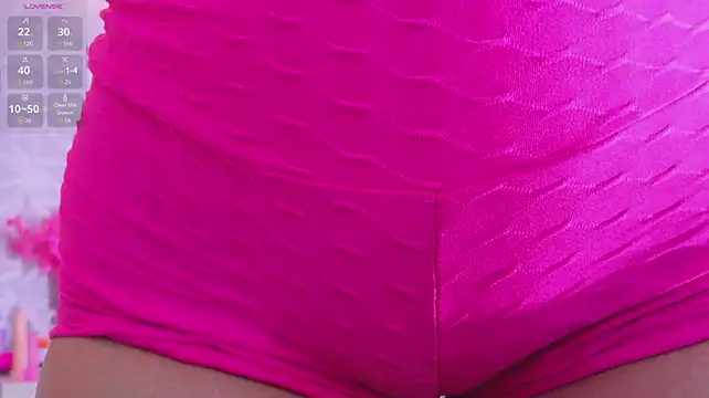 Naomiii_Queenn - Wet leggings with ice💦