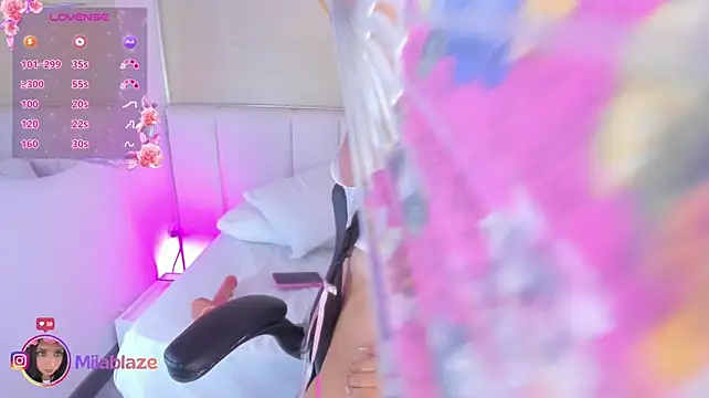 Miia_blaze - oil tits + play nipples