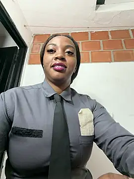 CiaraEbony - ♥ big squirt in front of my boss ♥